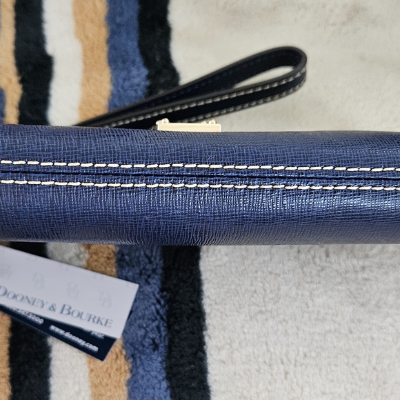 NWT Dooney & Bourke Marine Blue Saffiano Leather Wristlet/Wallet Great Gift! - Picture 5 of 15
